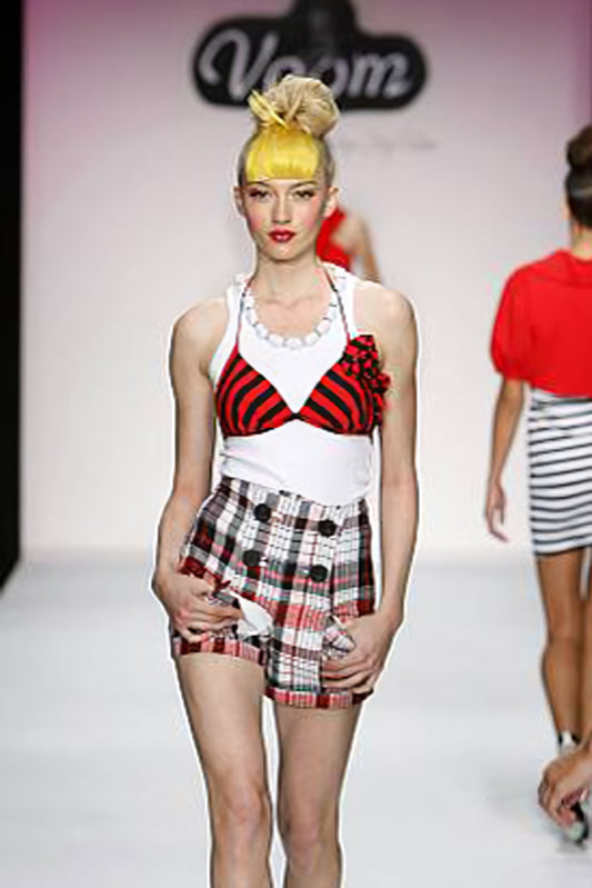 YURI SHORT PANTS (BLACK/RED PLAID)- VP9905