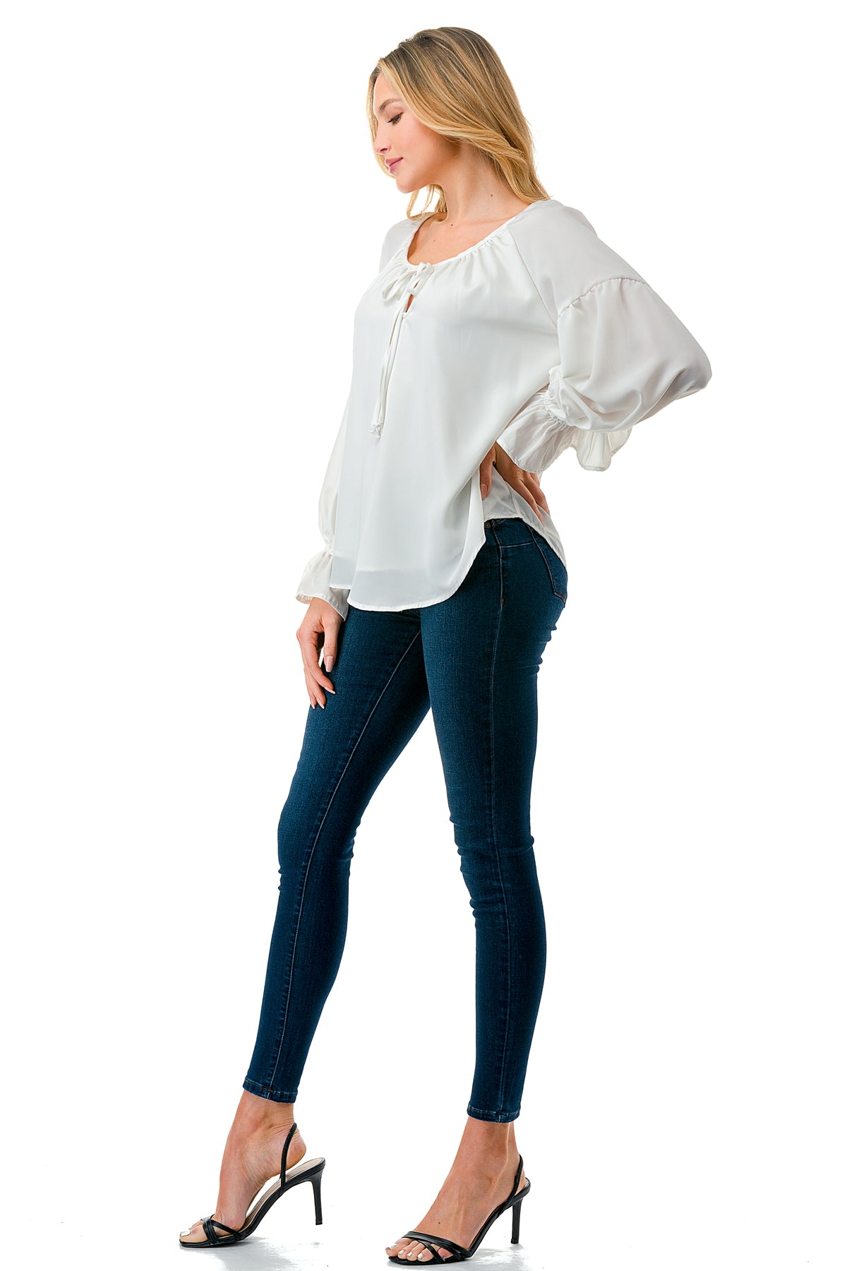 ALILE FRONT TIE TOP (WHITE)- VT3193
