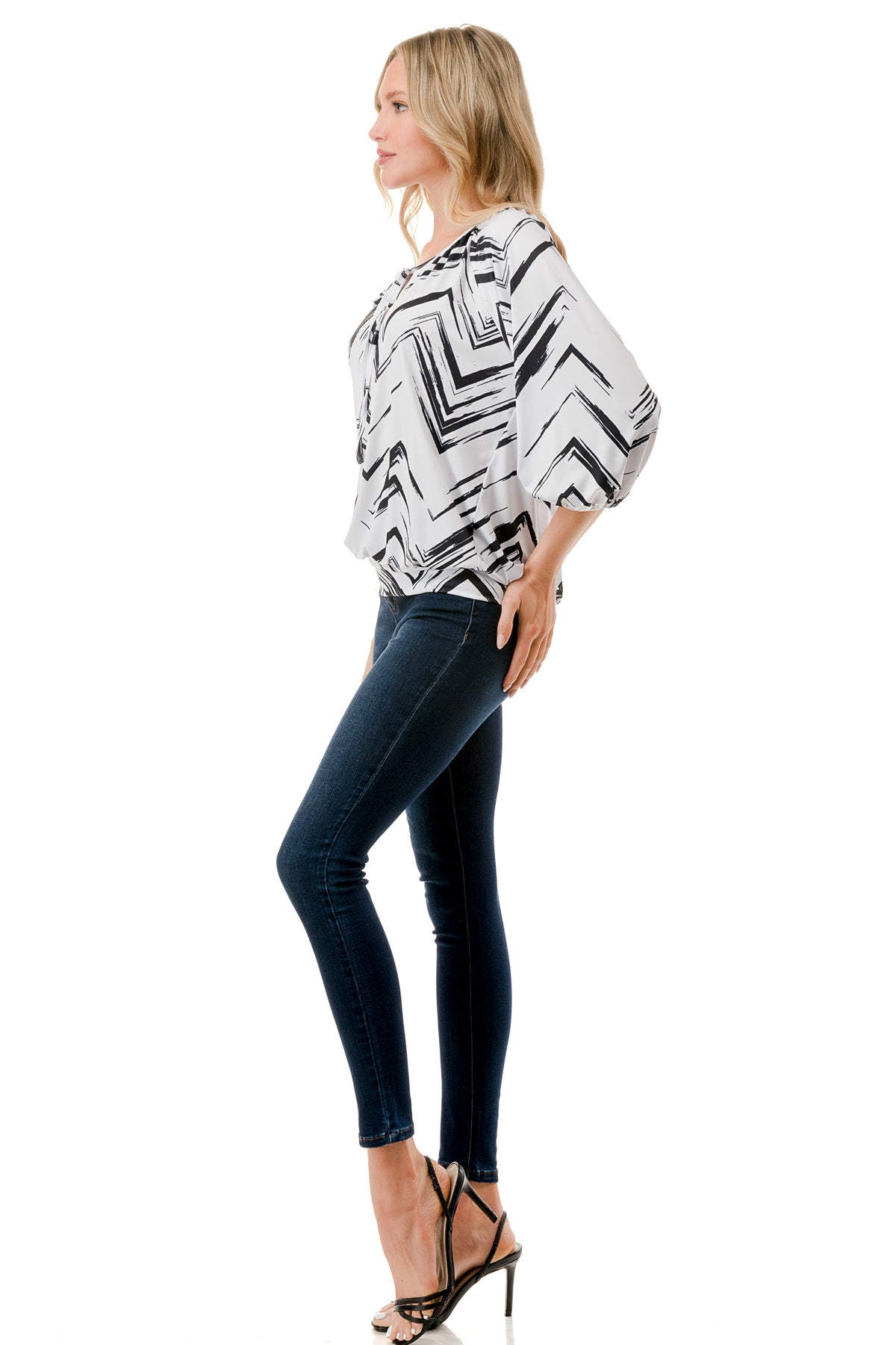 JOY ROUND NECK TOP (BLACK WHITE CHEVRON)- VT3276
