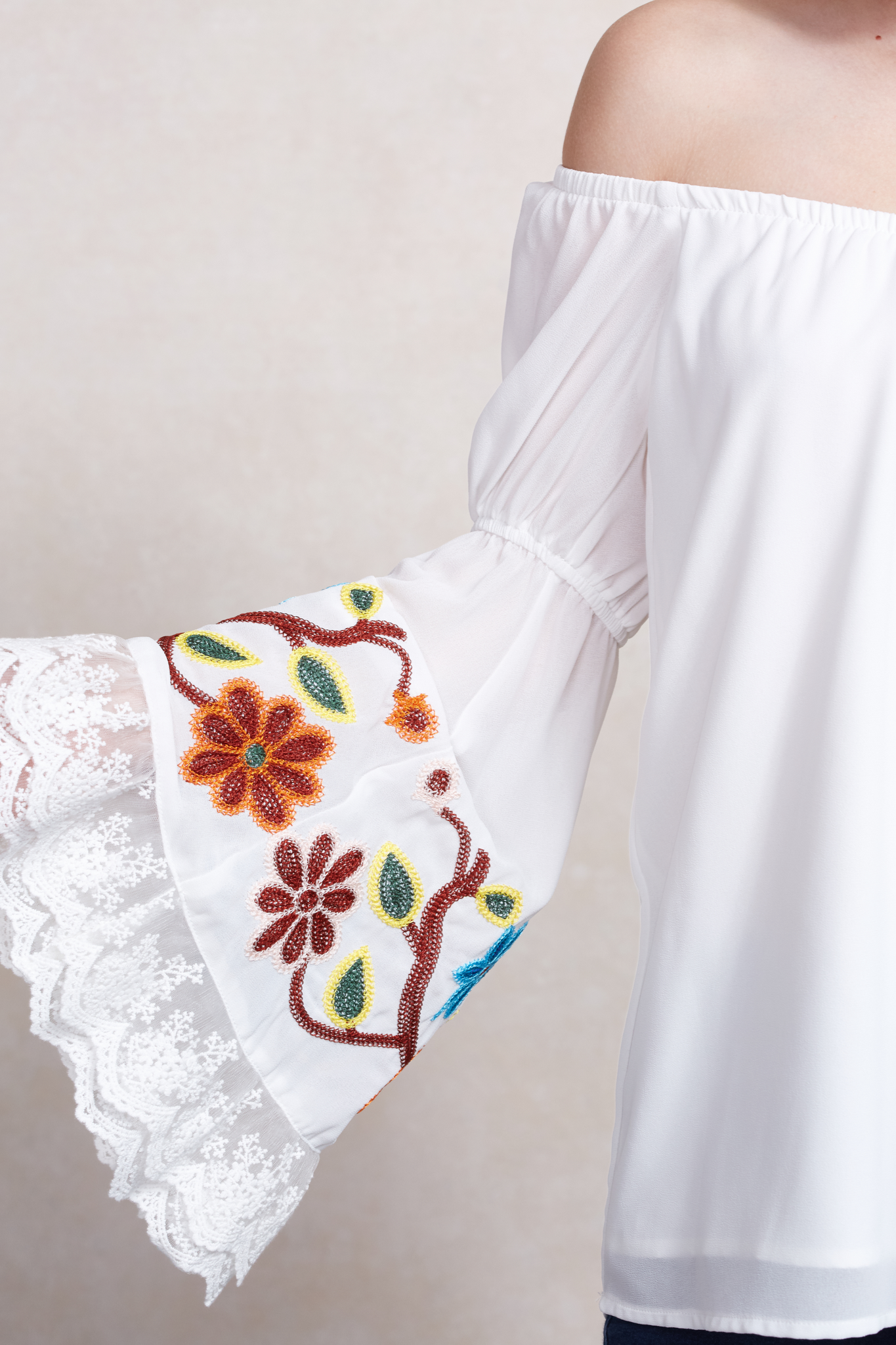 MERUVINA OFF THE SHOULDER TOP (Ivory)- CVT8998