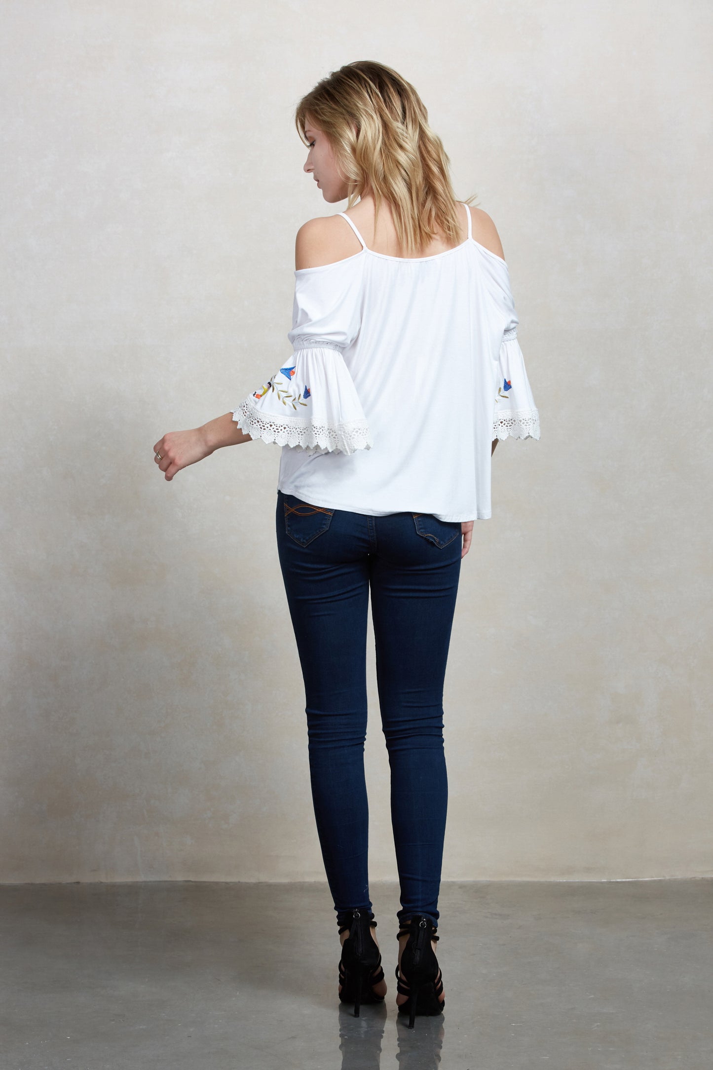 FABIOLA OPEN SHOULDER TOP (White)-CVT1704