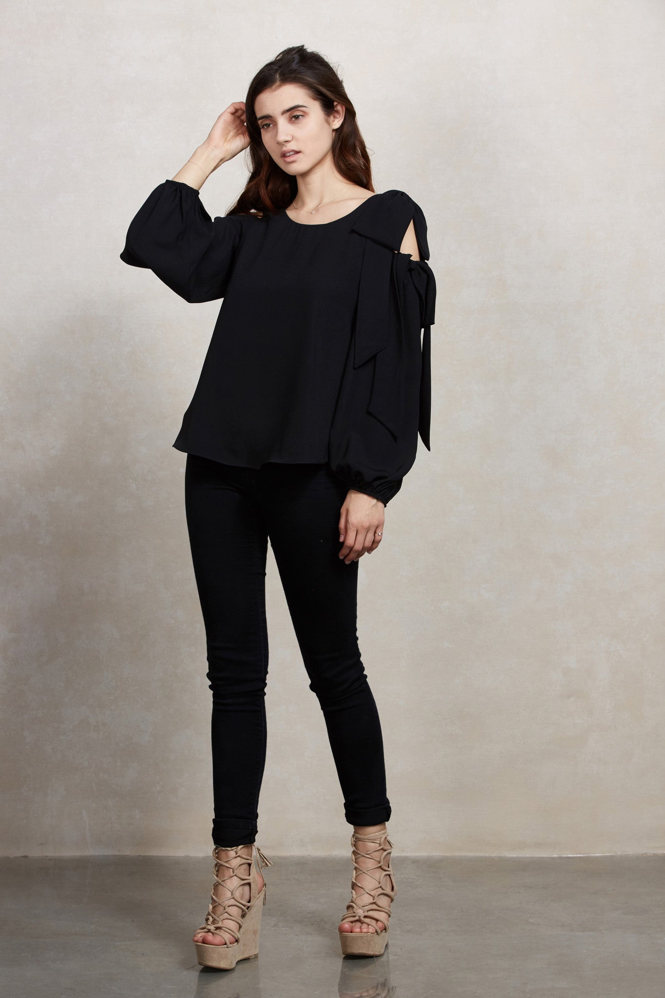 WINONA COLD SHOULDER TOP (Black)-VT1683