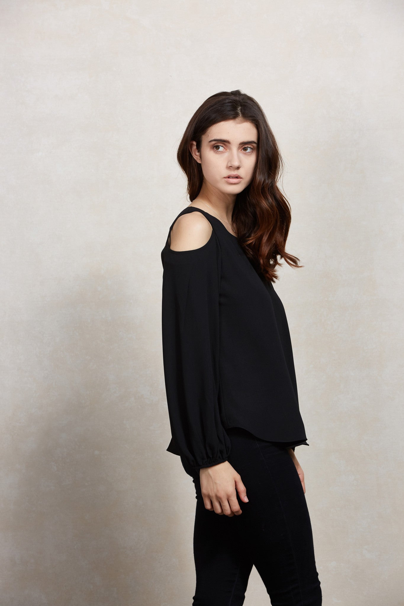 WINONA COLD SHOULDER TOP (Black)-VT1683