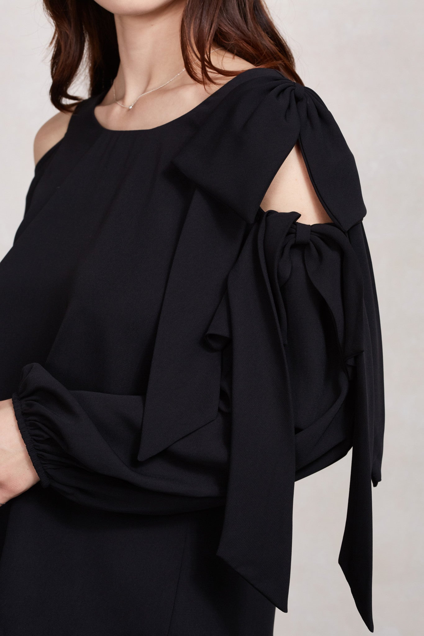 WINONA COLD SHOULDER TOP (Black)-VT1683