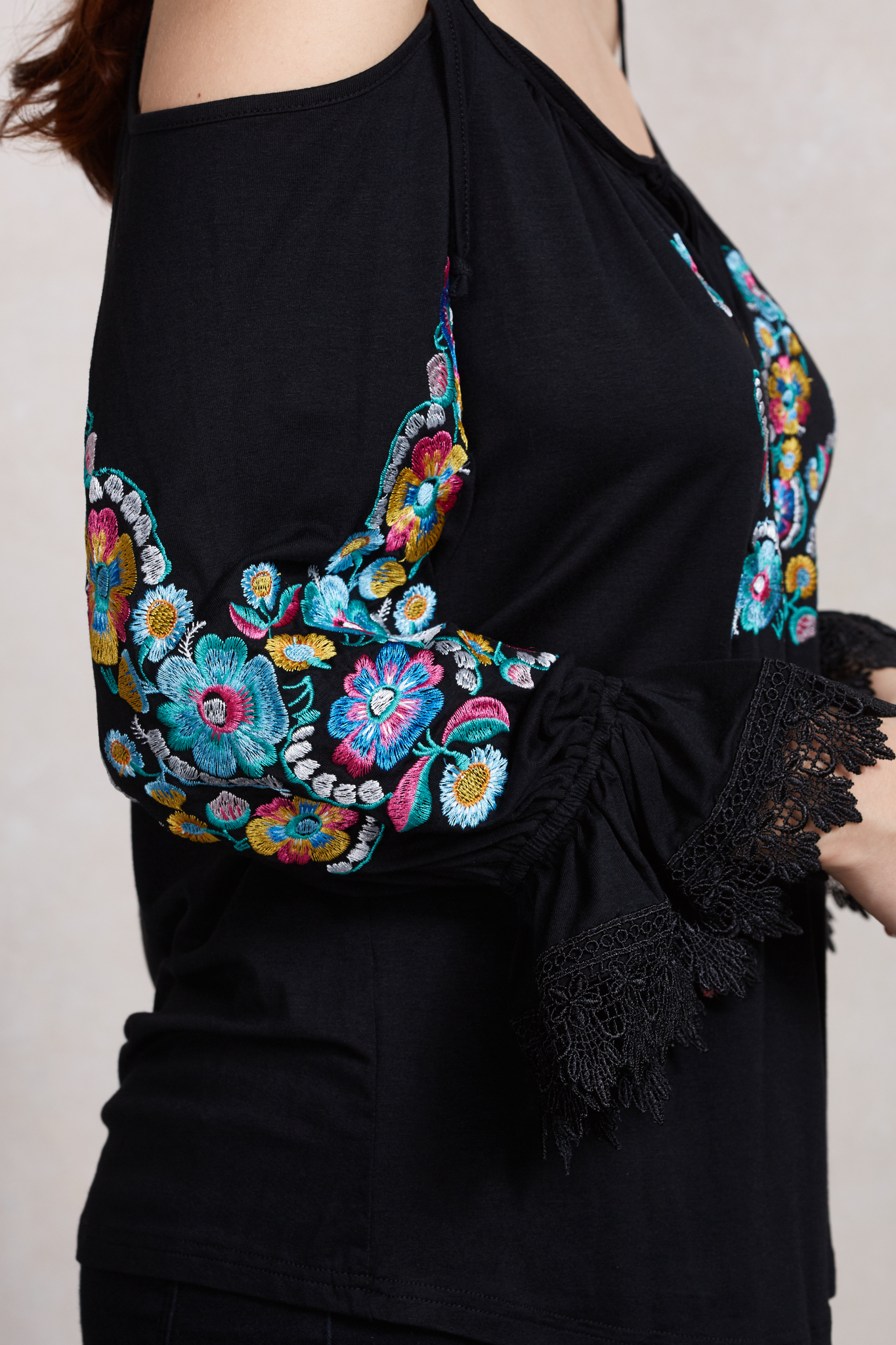 GANET OPEN SHOULDER TOP (Black)-CVT1529