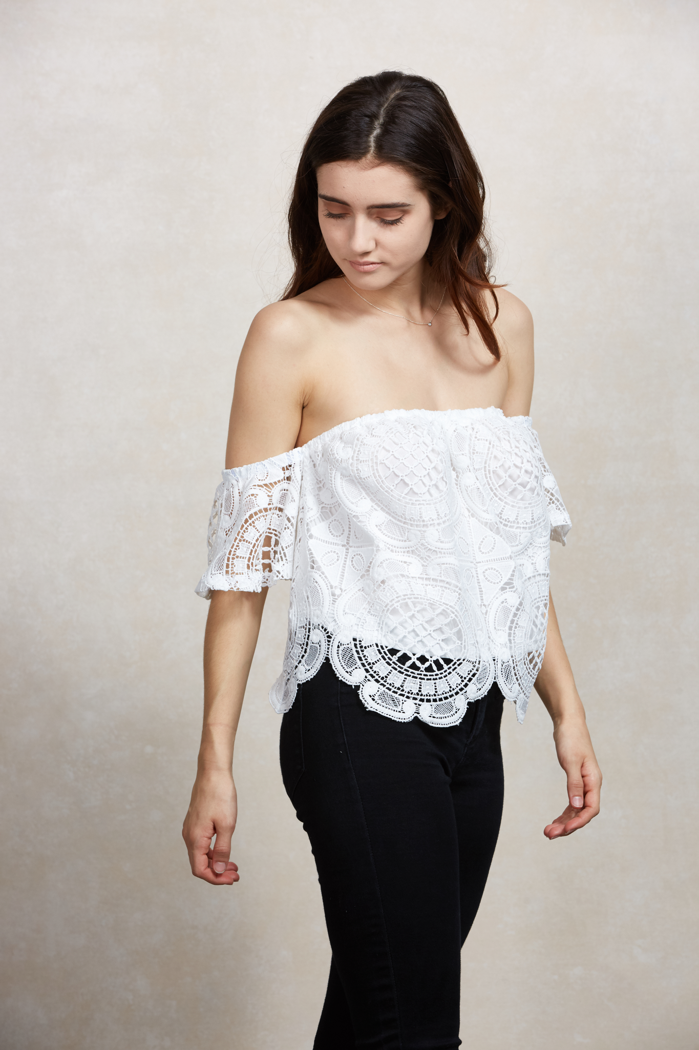 LAIA OFF SHOULDER TOP (WHITE)-VT1280