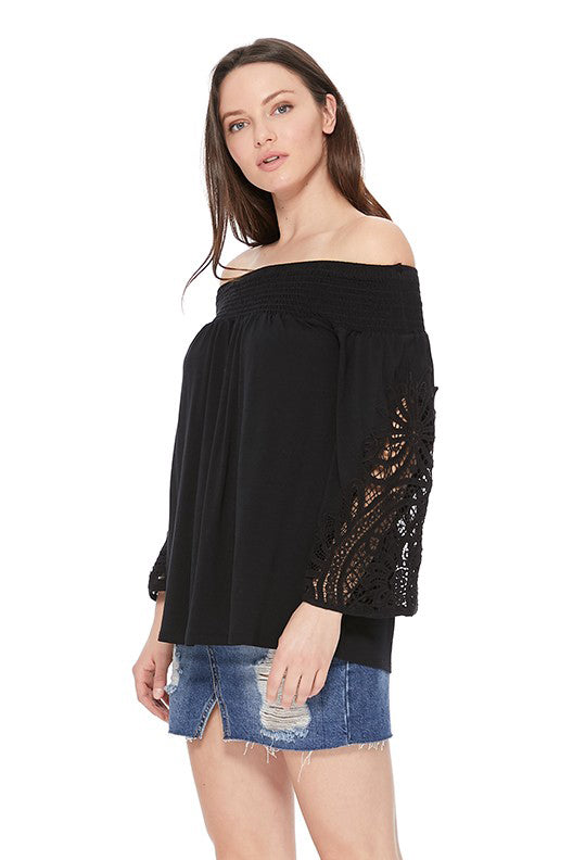 LOUISA OFF SHOULDER TOP (BLACK)-VT2541