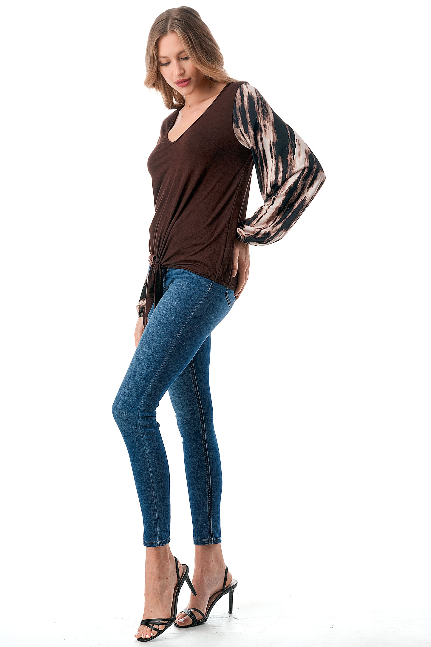 NORAH FRONT TIE V NECK TOP (BROWN/BROWN WATERCOLOR)- VT3023